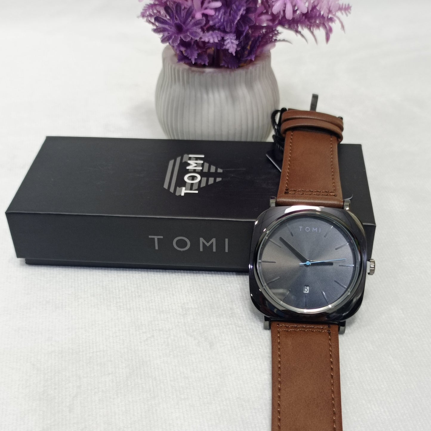 Black Date Just Executive Series - Tomi