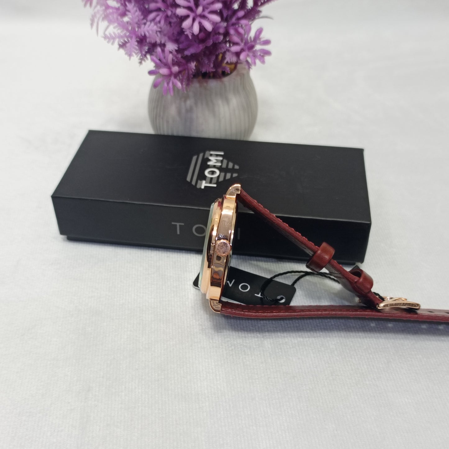 Golden Date Just Executive Series - Tomi