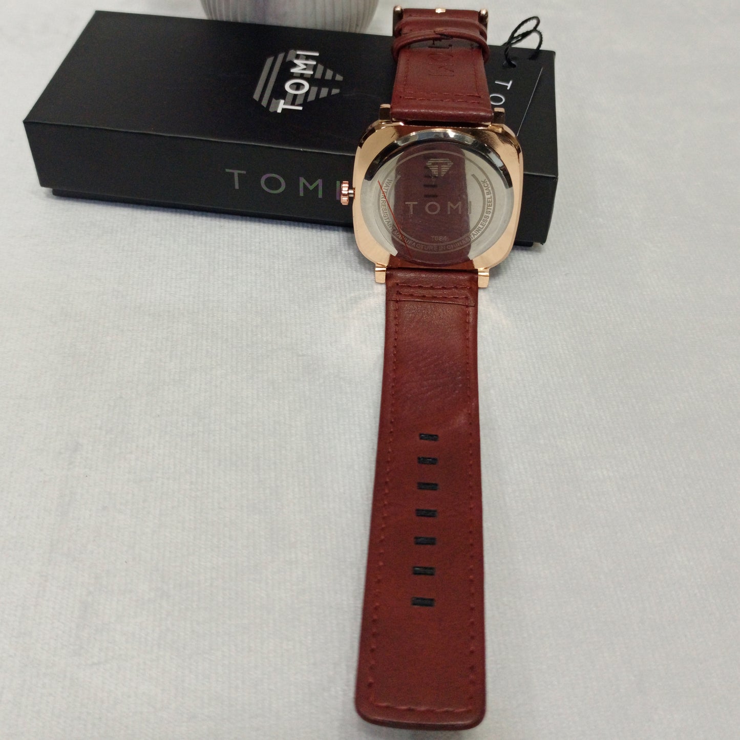Golden Date Just Executive Series - Tomi